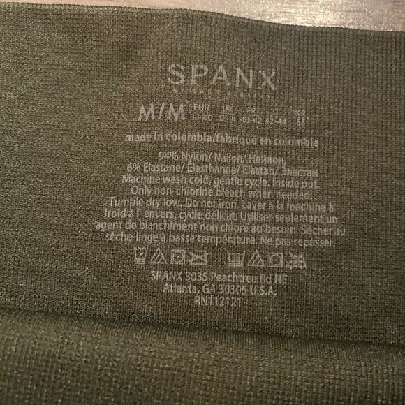 NWT SPANX Women's size Medium Green Camo "Look At Me Now" Leggings Gym Workout - Picture 2 of 5
